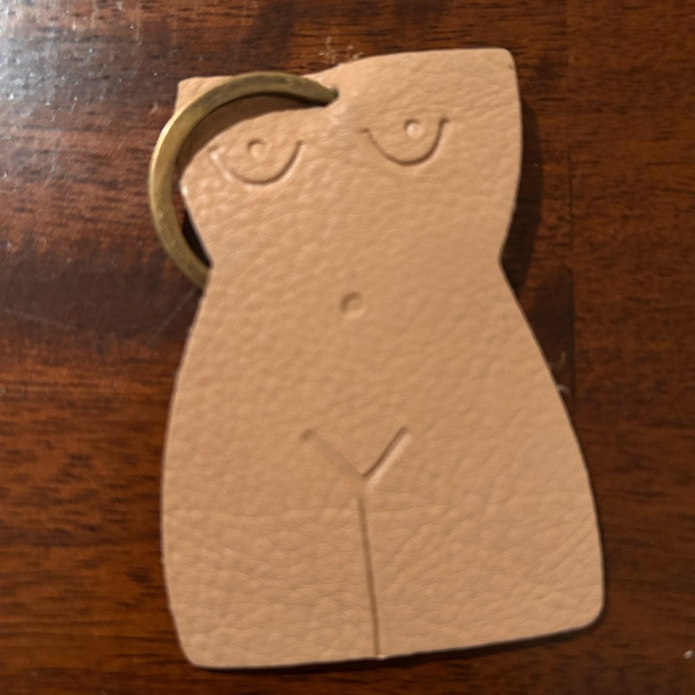 Elegant Tan Leather Keychain